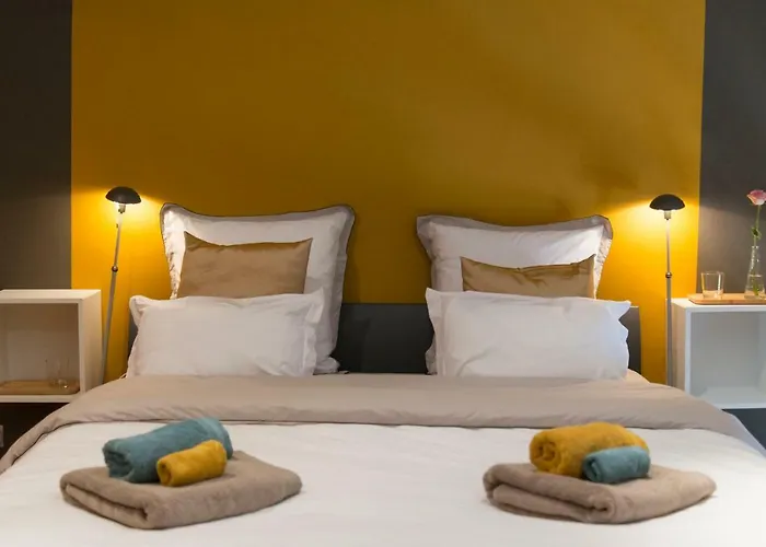 Les Petits Secrets De Nonna-chambre D Dinant Bed & Breakfast Flavion